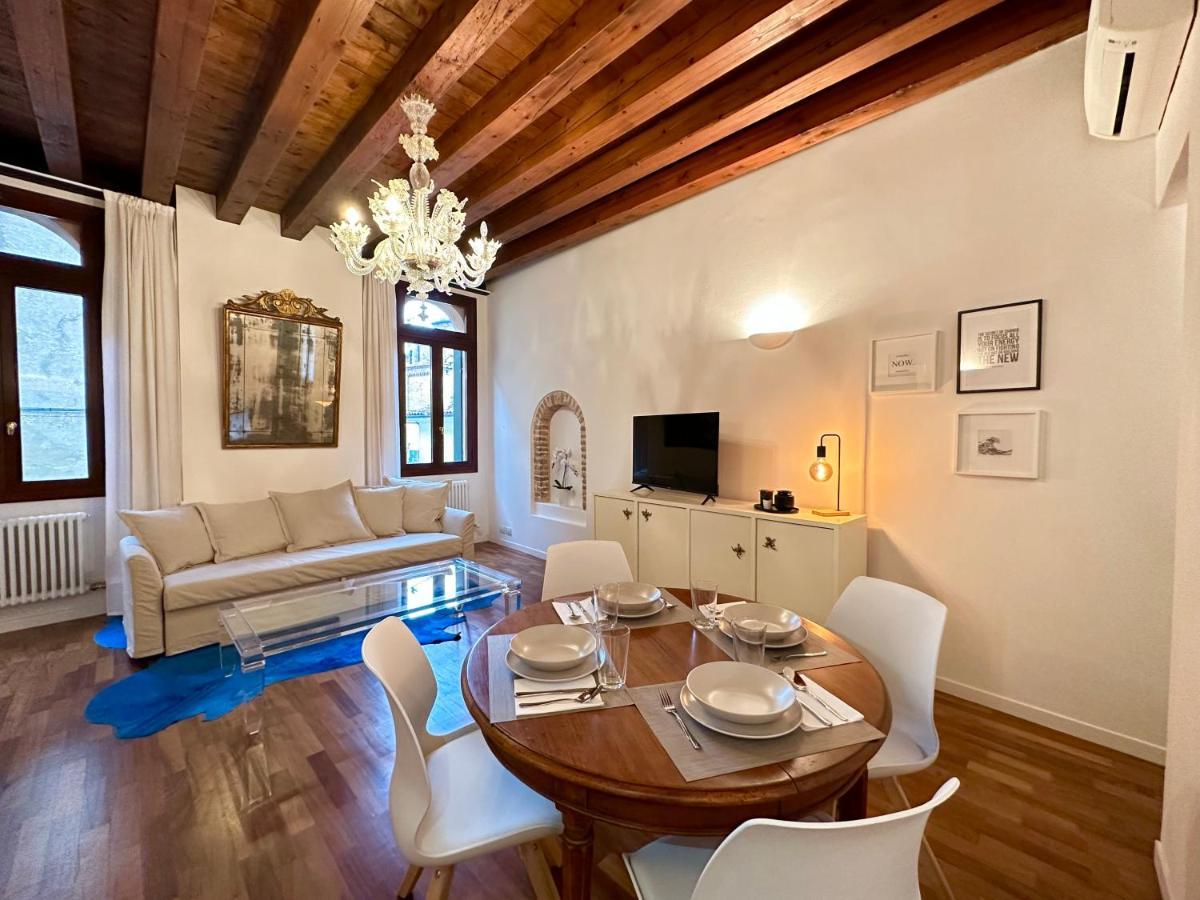 Tarvisium Luxury Apartment: Un'Oasi Di Eleganza Treviso Luaran gambar
